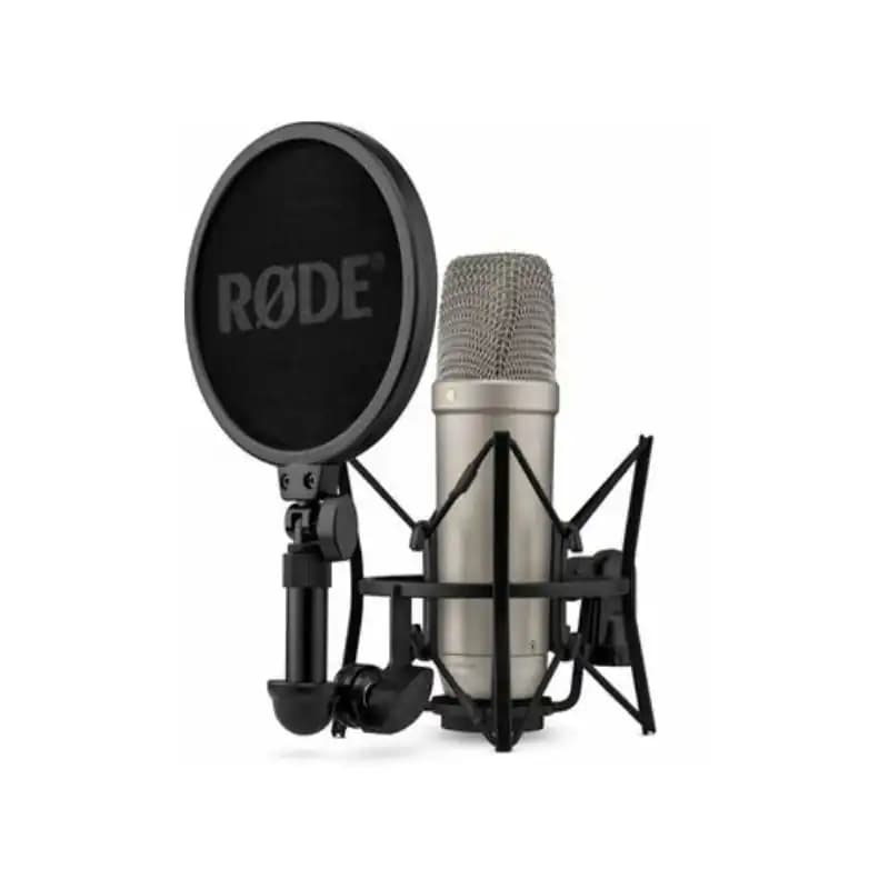 studio-equipments-studio-microphone